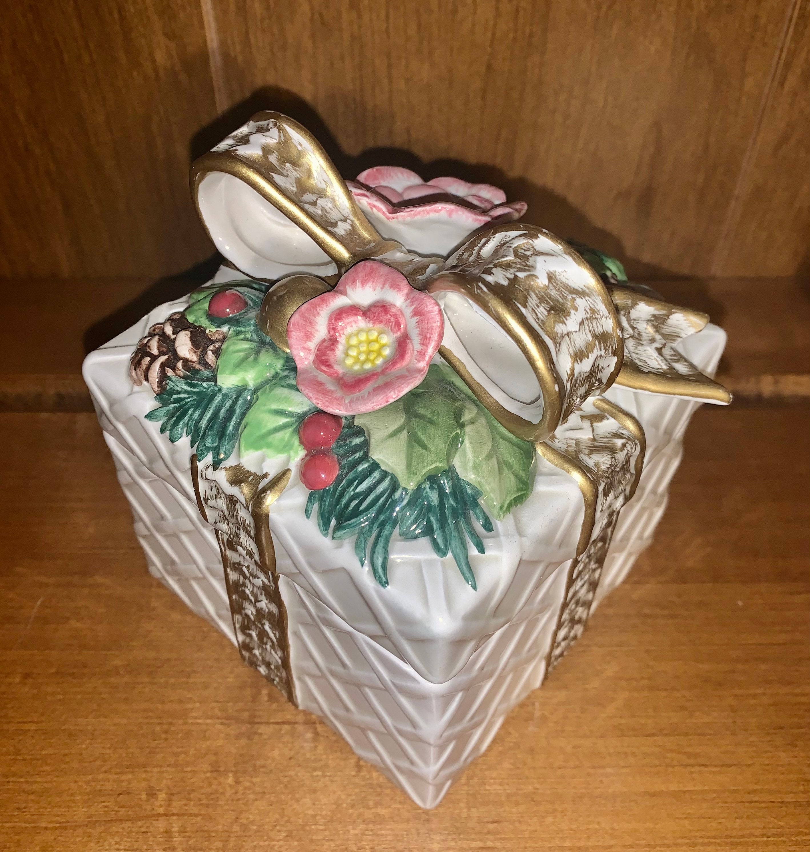 RARE Gorgeous Vintage Fitz and Floyd Christmas Box Lattice RARE Gorgeous Vintage Fitz and Floyd Christmas Box Lattice