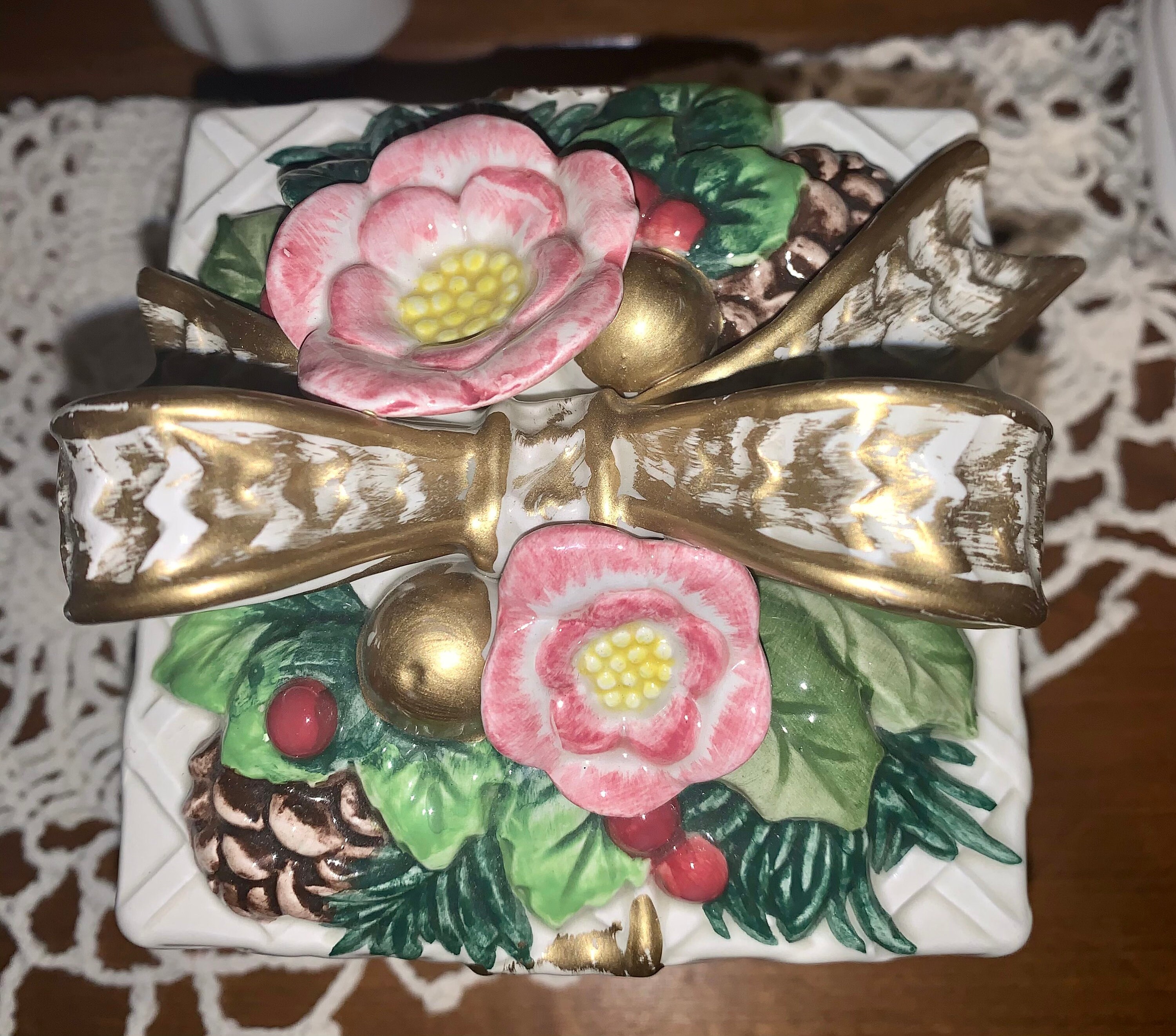 RARE Gorgeous Vintage Fitz and Floyd Christmas Box Lattice
