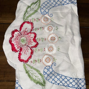 Beautiful Vintage Hand Embroidered White Linen Table Runner
