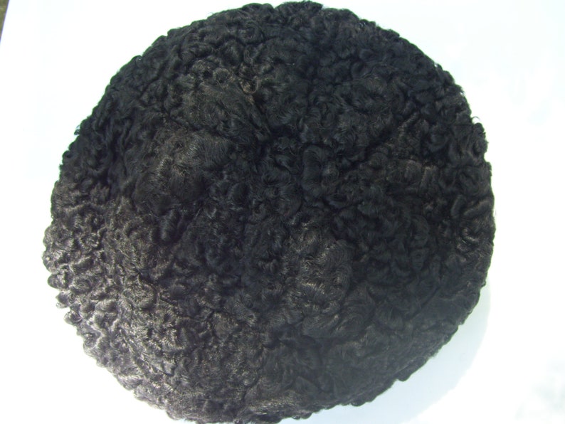 Vintage beret in black persian sheep