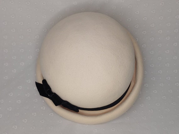 Vintage ivory felt bowler hat - image 7