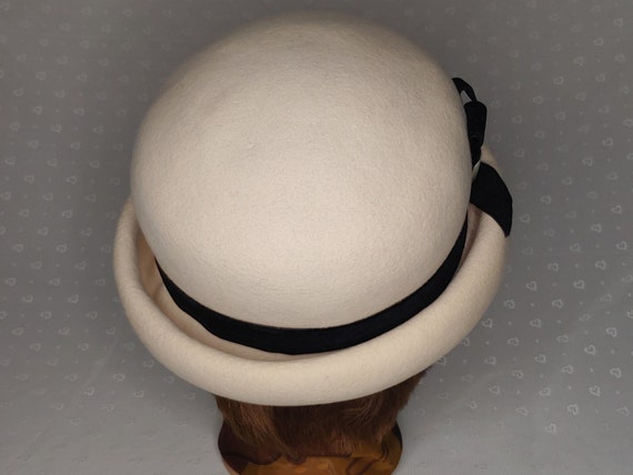 Vintage ivory felt bowler hat - image 4