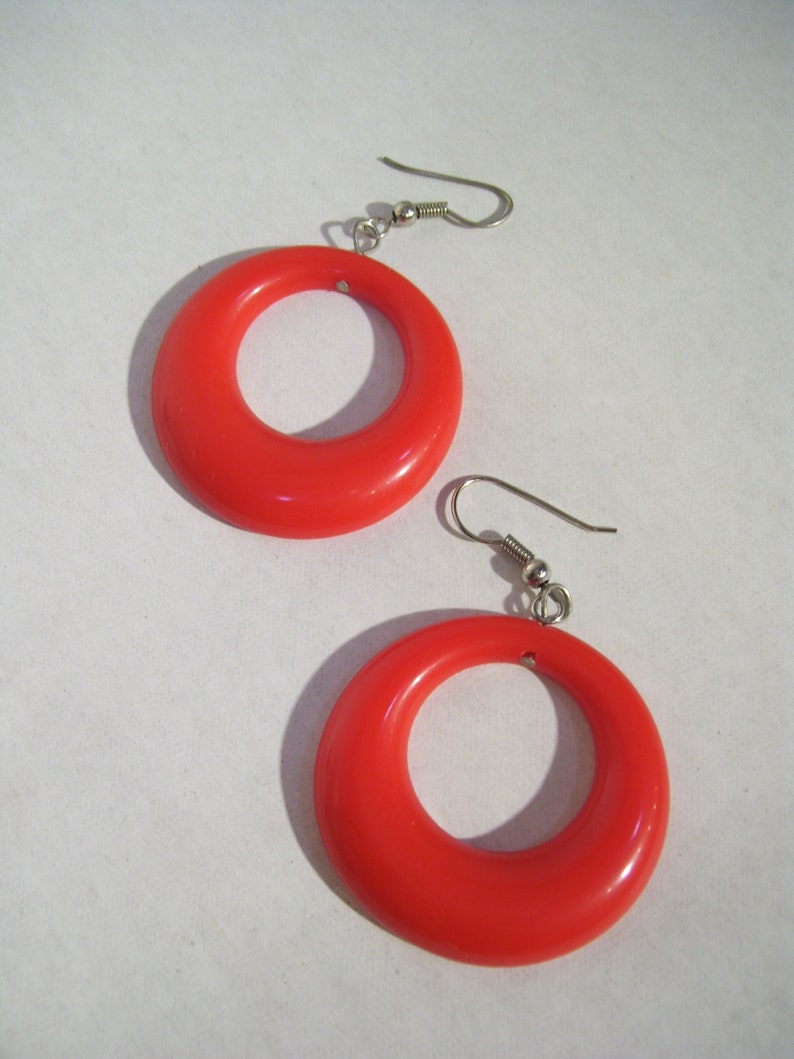 Set of red vintage necklace and earrings