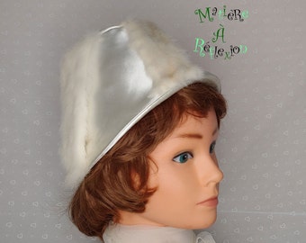 Vintage ivory hat in satin and fur