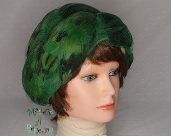 Green feather turban style hat