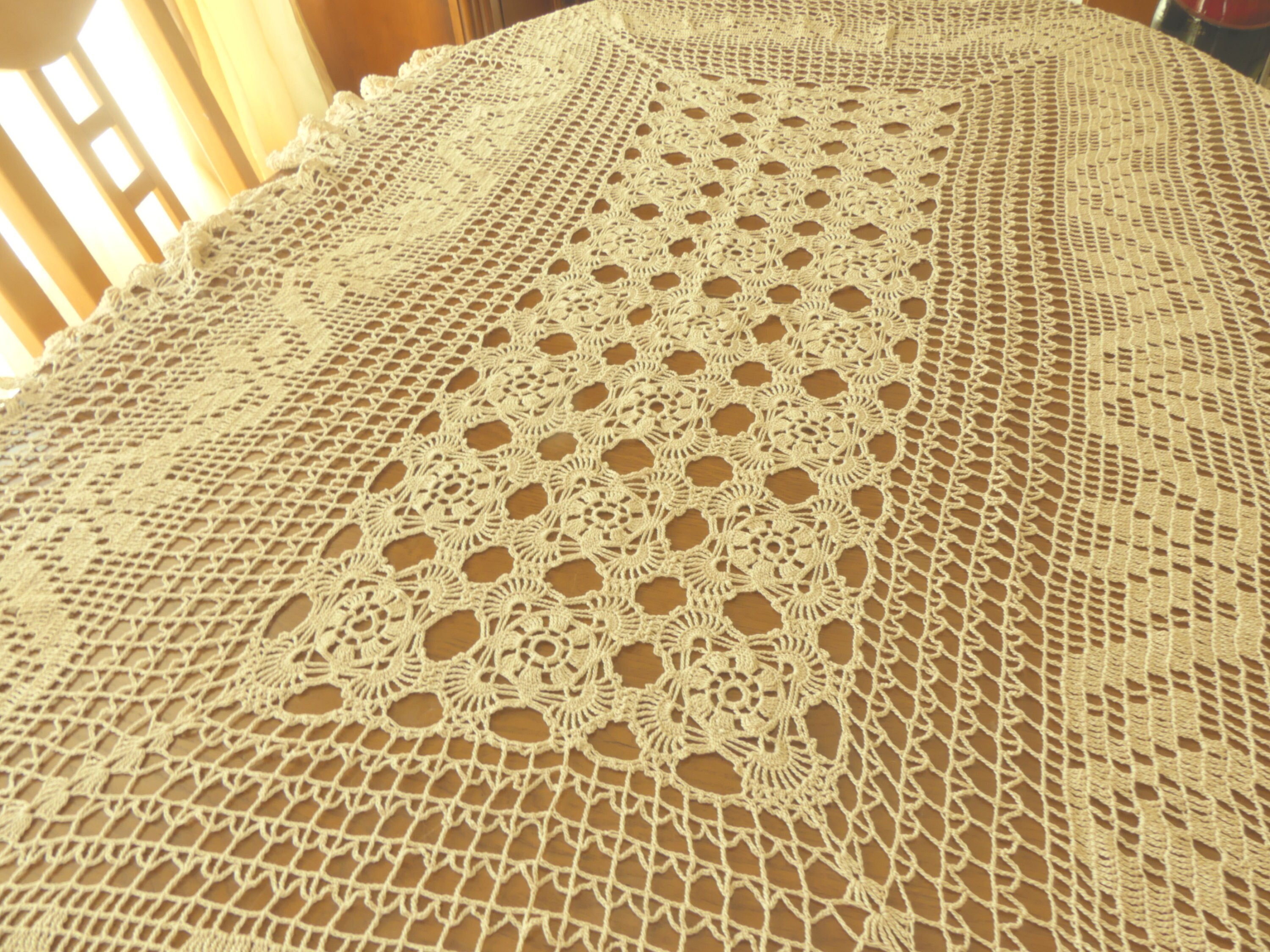 Nappe ou Couvre-Lit Au Crochet