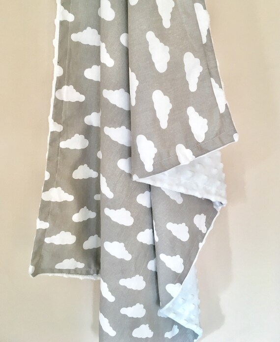 white fleece blanket baby