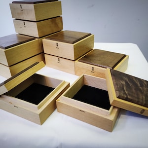 Handmade Beech & Walnut Wooden Jewelry Box: Trinket Storage
