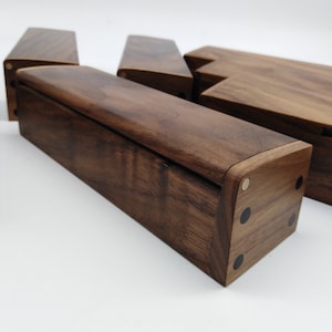 Handgemaakte houten notenhouten pennendoos - op maat gemaakte gegraveerde bureau-organizer - perfect cadeau: potlooddoos, pennendoos, opbergdoos voor desktop
