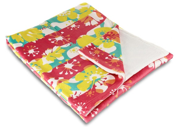 Polar Fleece Travel Blanket Hibiscus Floral Black