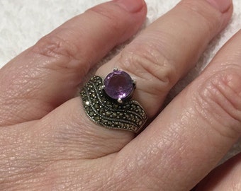 Outstanding Vintage Art Deco Design JUDITH JACK Sterling Silver Ring-Lovely Amethyst & MARCASITES-Uk Size N-Us Size 6 1/2 - 4.29 grams