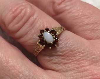 Sensational Vintage ENGLISH 9ct Gold Flower Ring-Lovely White OPAL Surrounded by GARNET C/Z-Birmingham 1984-Uk Size N 1/2 -Us size 6.75