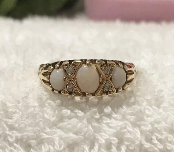 Outstanding Vintage VICTORIAN Style-9ct Gold Ring… - image 2