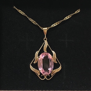 Absolutely Beautiful Antique Vintage ART NOUVEAU 9ct Gold Pendant-Central PINK Stone-Swirling Fern Leaves-On a 9ct Gold 46cm (18") Chain