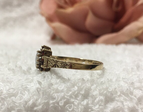 Sensational Vintage ENGLISH 9ct Gold Flower Ring-… - image 8