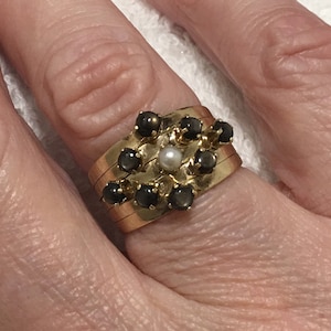 Exquisite Vintage 14ct Gold-STAR SAPPHIRE and PEARL Split Ring-8 Star Sapphires-A Central Pearl-Solid Gold Band-Uk Size M-Us Size 6-5.79 gms