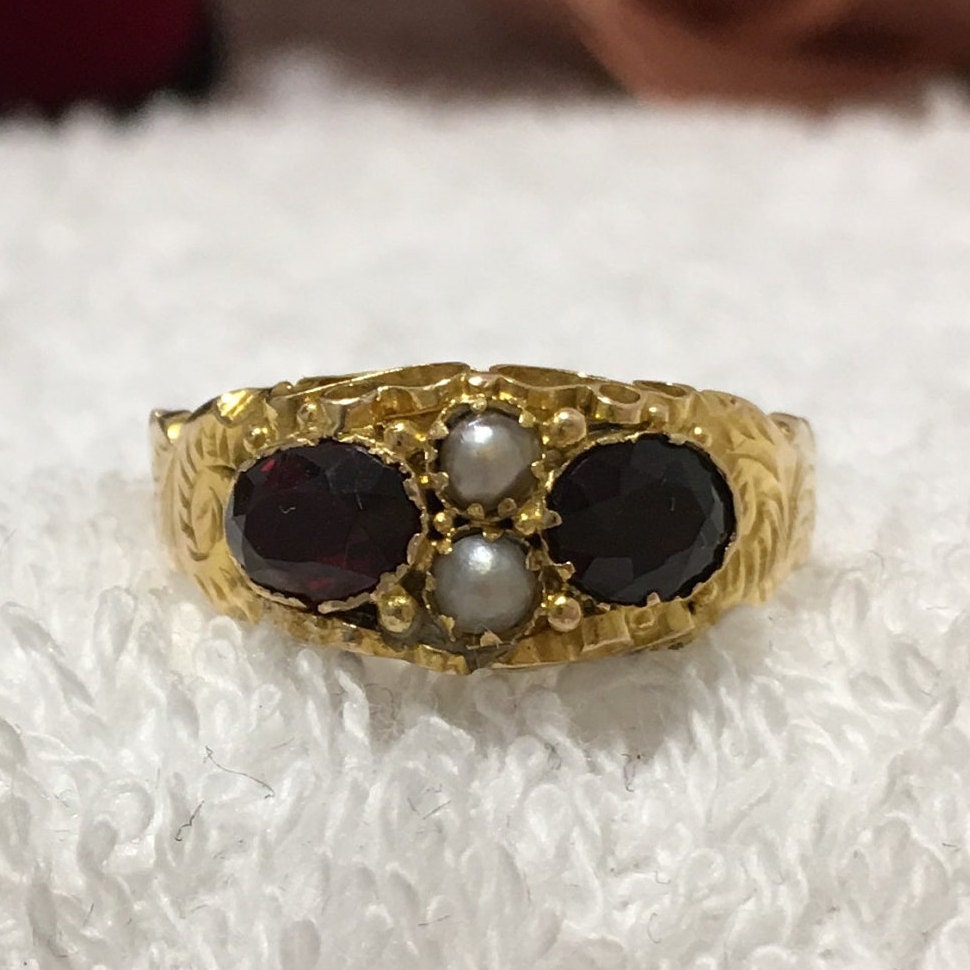 Antique Vintage VICTORIAN-15ct Gold Ring -Set with Bohemian GARNETS and Seed PEARLS-Made in Birmingham 1886-Uk size M-Us size 6