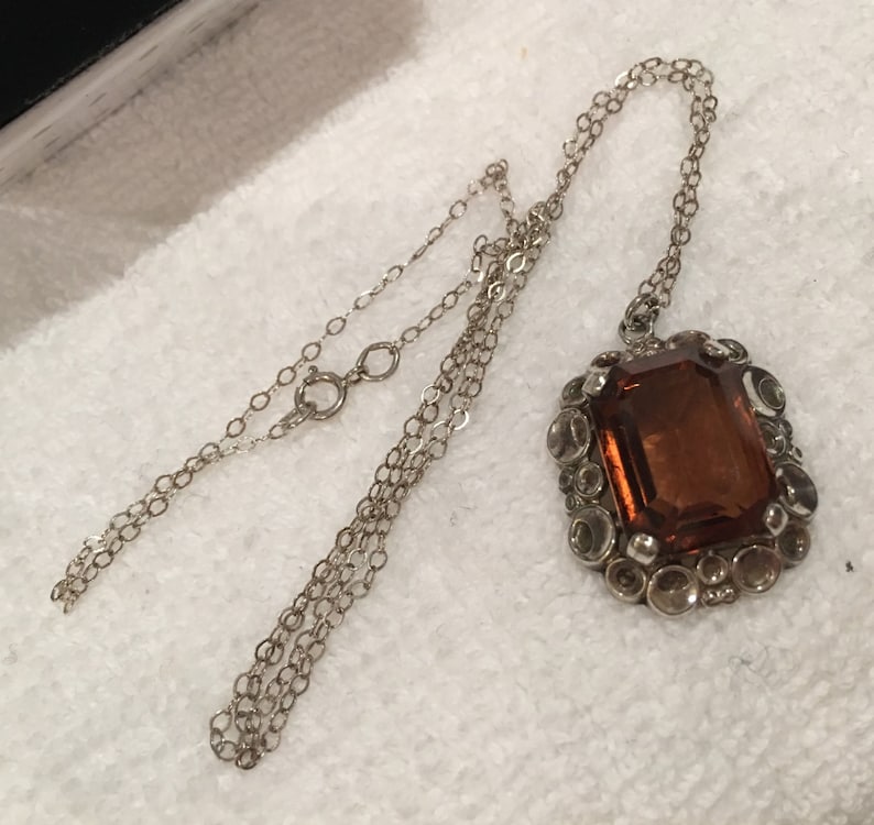 Wonderful Vintage STERLING SILVER and AMBER Glass Stone Pendant-Comes on a lovely 46cm 18 Inch Sterling Silver Chain image 3