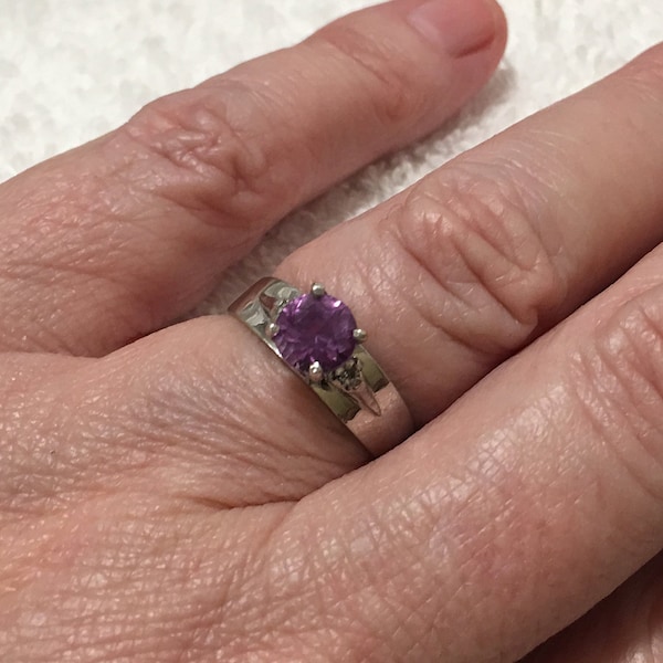 Retro Ring with Inlaid Stones main image 0
