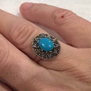 Wonderful Vintage Sterling SILVER & Turquoise BLUE Stone Ring-Lovely Oval Geometric Front-Pretty MARCASITES-Uk Size O-Us Size 7 - 4.25 grams