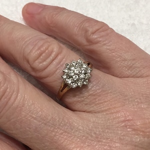 Wonderful ENGLISH Vintage 9ct Gold and CUBIC ZIRCONIA Ring-Beautiful Sparkling Cluster Design-Made in London - Uk Size P - Us Size 7.5