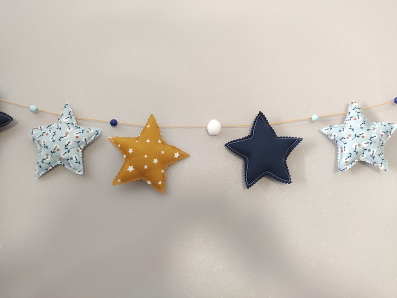 Garland stars baby room decoration image 1