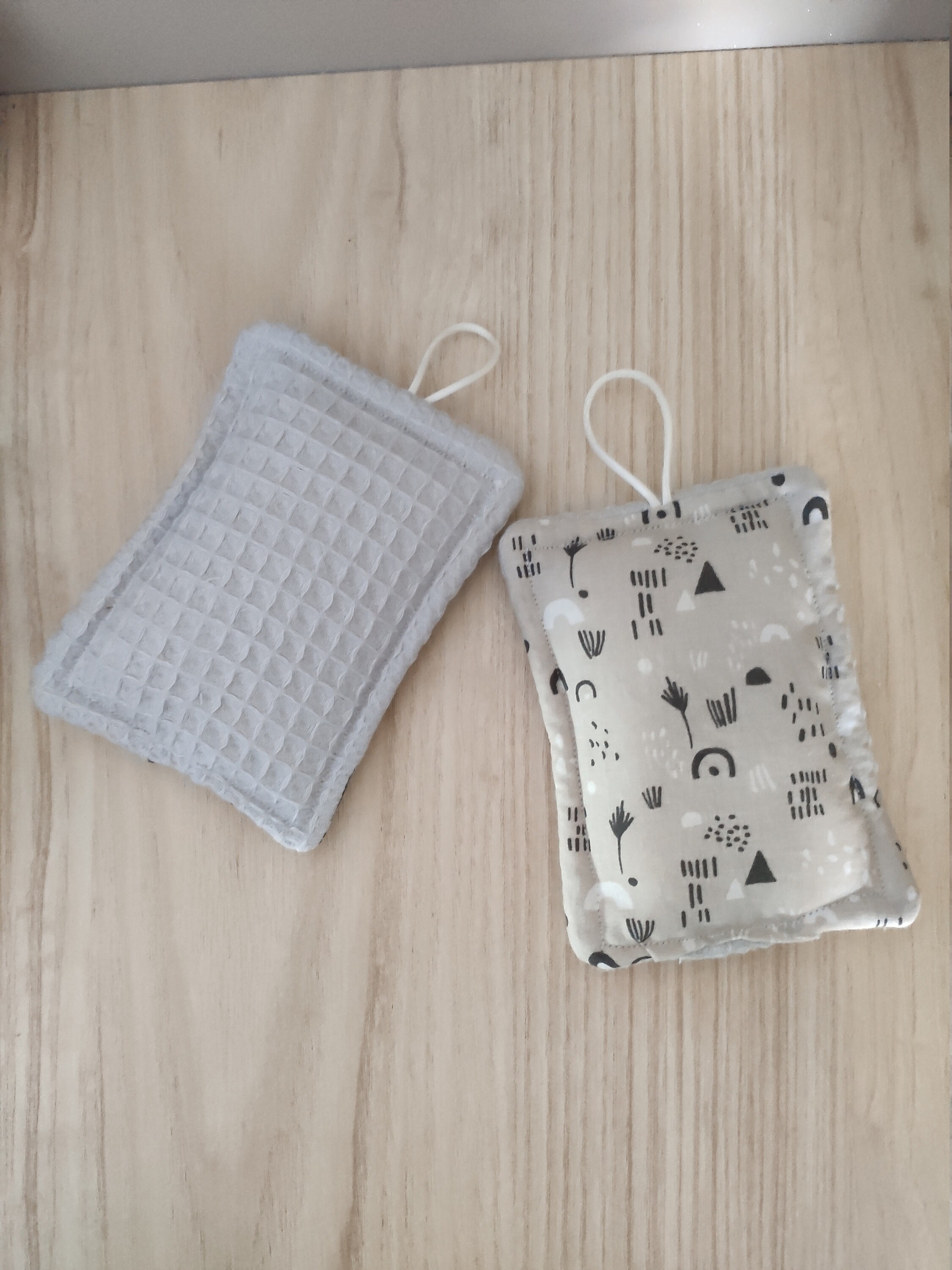 Éponge Lavable Tons Beige et Noire Écologique Zéro Déchet