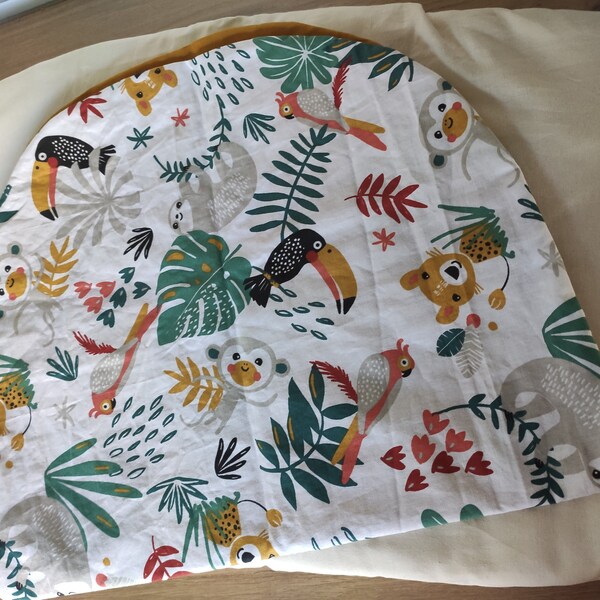 Topponcino Montessori and its jungle animal cover