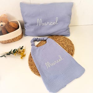 Kit maternelle Coussin personnalisé/coussin de sieste école maternelle bavoir cantine PLUSIEURS COLORIS nounou crèche kit complet rentrée