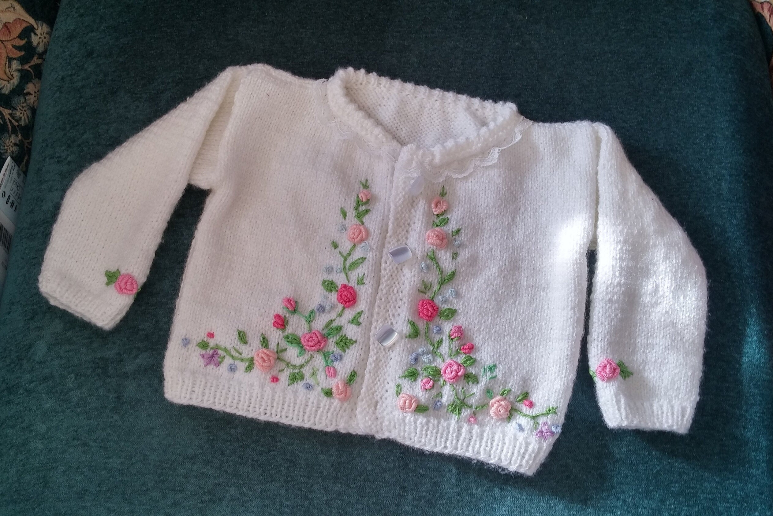 Children's knitted cardigan. With flowers. With Etsy