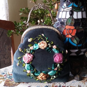 Embroidered bag. Dark green.