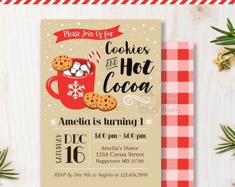 Könnte beinhalten: Eine braune und weiße Einladung mit einer roten Tasse heißer Schokolade und Keksen. Der Text lautet "Please Join Us for Cookies and Hot Cocoa *Amelia is turning 1* Saturday Dec 16 1:00 pm - 3:00 pm Amelia's Home 1234 Cocoa Street Happytown MD 21780 RSVP by Dec 9th to Angela at 123.456.7890"