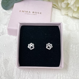 Pendientes de plata de ley con forma de huella de pata: regalo de raza de perro, joyería para amantes de los perros, cumpleaños, regalo para niñas, regalo para ella, mamá de perro, gato