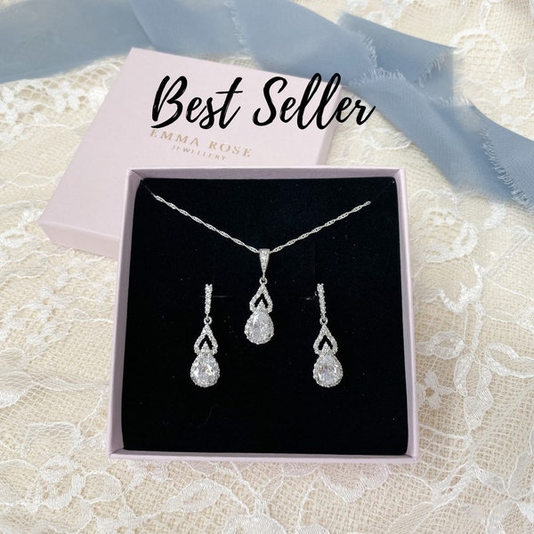 Delicate Teardrop Bridal Jewellery Set, Drop Earring and Pendant, Crystal Jewellery, Silver Wedding Jewellery
