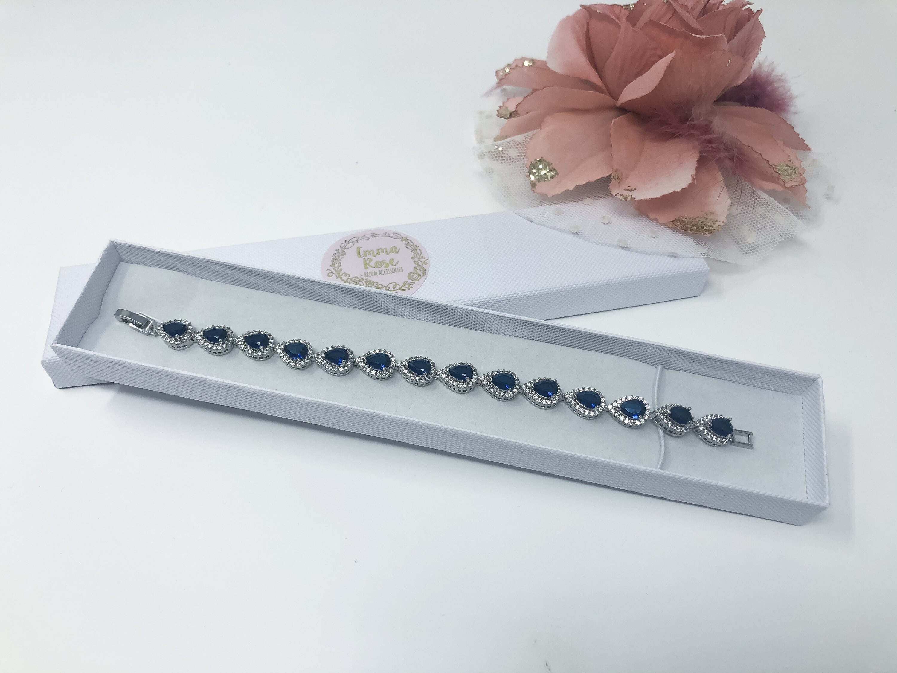 PENDENTE A GOCCIA CON ZIRCONIA CUBICA - Asta Gioielli - Associazione