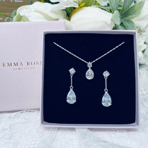 Sterling Silver Teardrop Jewellery Set, Sterling Silver Simulated Diamonds, Drop Earring, pear Pendant Necklace
