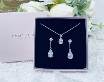 Sterling Silver Teardrop Jewellery Set, Sterling Silver Simulated Diamonds, Drop Earring, pear Pendant Necklace
