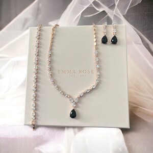 Conjunto de joyería nupcial de cristal negro: collar, pendientes y pulsera con forma de lágrima.
