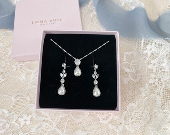 Set di gioielli da sposa in cristallo nero: collana a goccia, orecchini e braccialetto - Italia Set di gioielli da sposa in cristallo nero: collana a goccia, orecchini e braccialetto - Italia