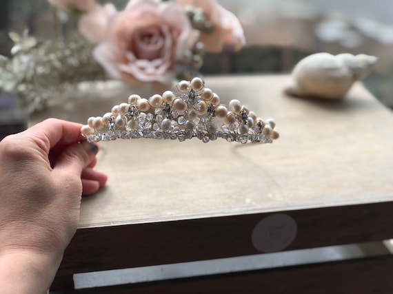 Luxurious Bridal Tiara - Freshwater Pearl Crystal Headpiece  display picture 2