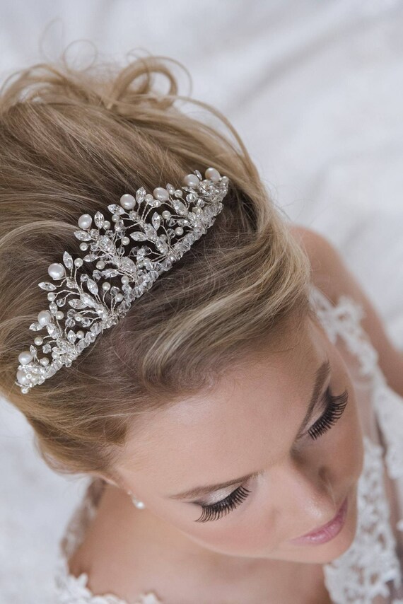 Swarovski Crystal Bridal Tiara: Handmade Pearl Princess  display picture 2