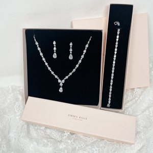 Bridal Jewellery Set, Crystal Jewellery Set, Drop earrings,Full necklace and bracelet set, Wedding Jewellery image 7