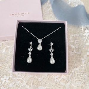 Pearl Drop Jewellery Set - Bridal Jewellery- Wedding Jewellery - Pearl Earrings Necklace Set
