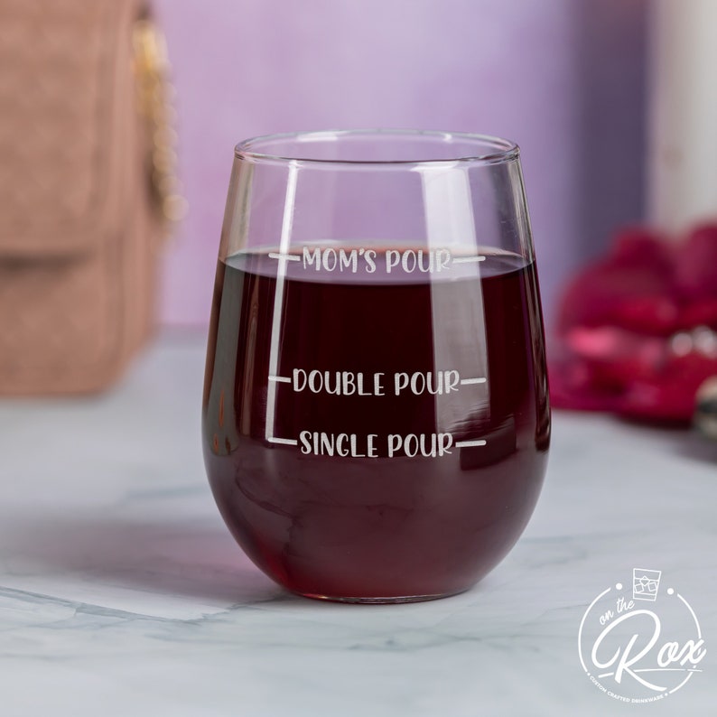 Hand Painted Mother's Day Wine Glass – Pink Flower & Dragonfly, Personalized Mom Gift