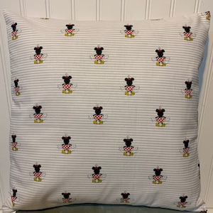 Minnie Mouse Gray Striped Cotton Pillow Cover/ 18&quot; x 18&quot;/16&quot; x 16&quot;