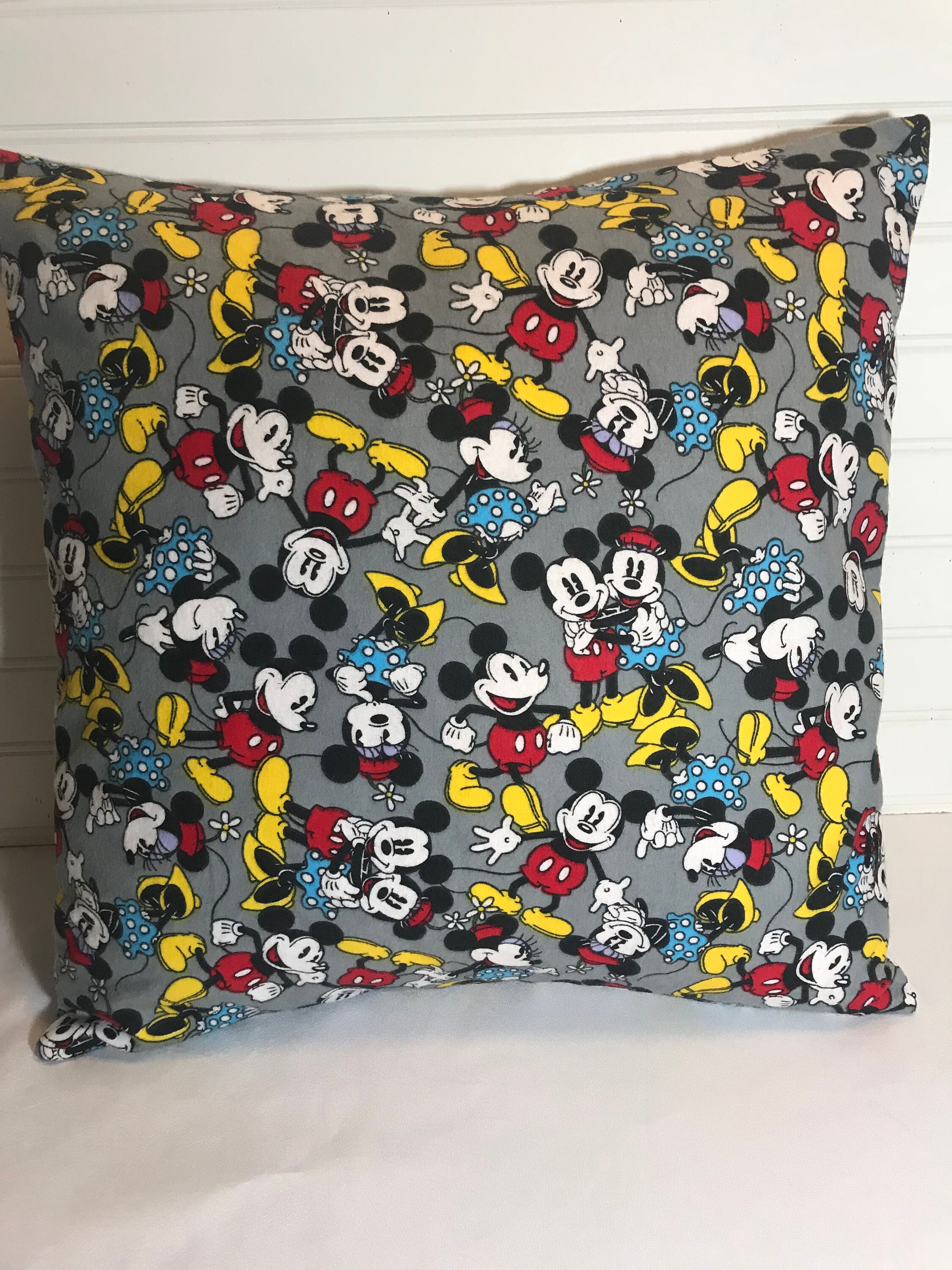 Disney Vintage Mickey Mouse Christmas Holiday Throw Pillow Cover 18” x 18”