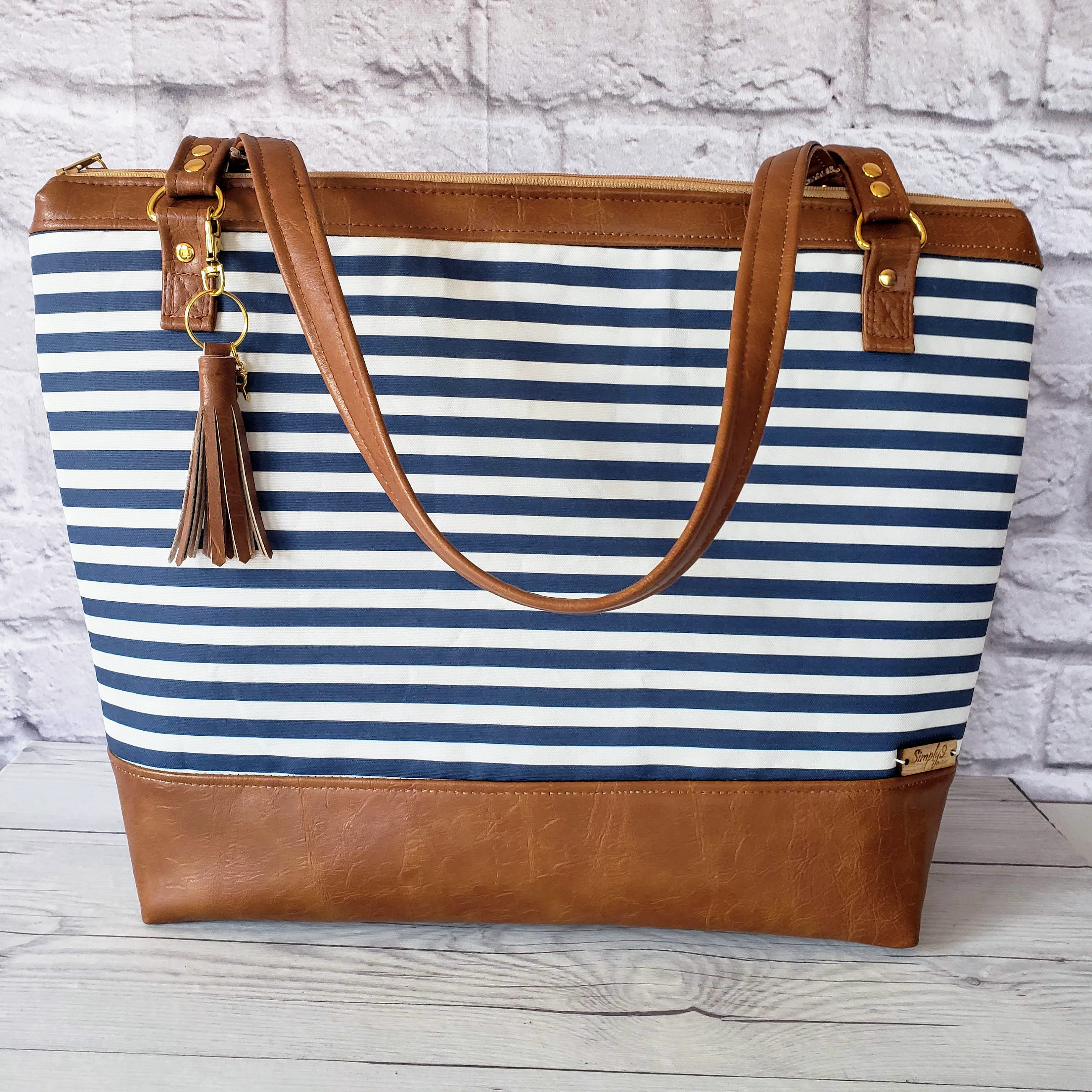 Monogrammed Tote Bags For Professional Women | IQS Executive