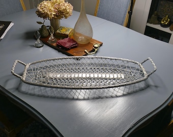 ヴィンテージ風の編み込みアルミ製シルバーメタルロングトレイバスケット