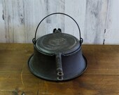 Wagner Ware Stylized No. 8 Sidney Cast Iron Waffle Iron with High Base, Pat 39 d Feb., 22 1910, Antique Kitchen Decor Kitchen Ware Photo Prop