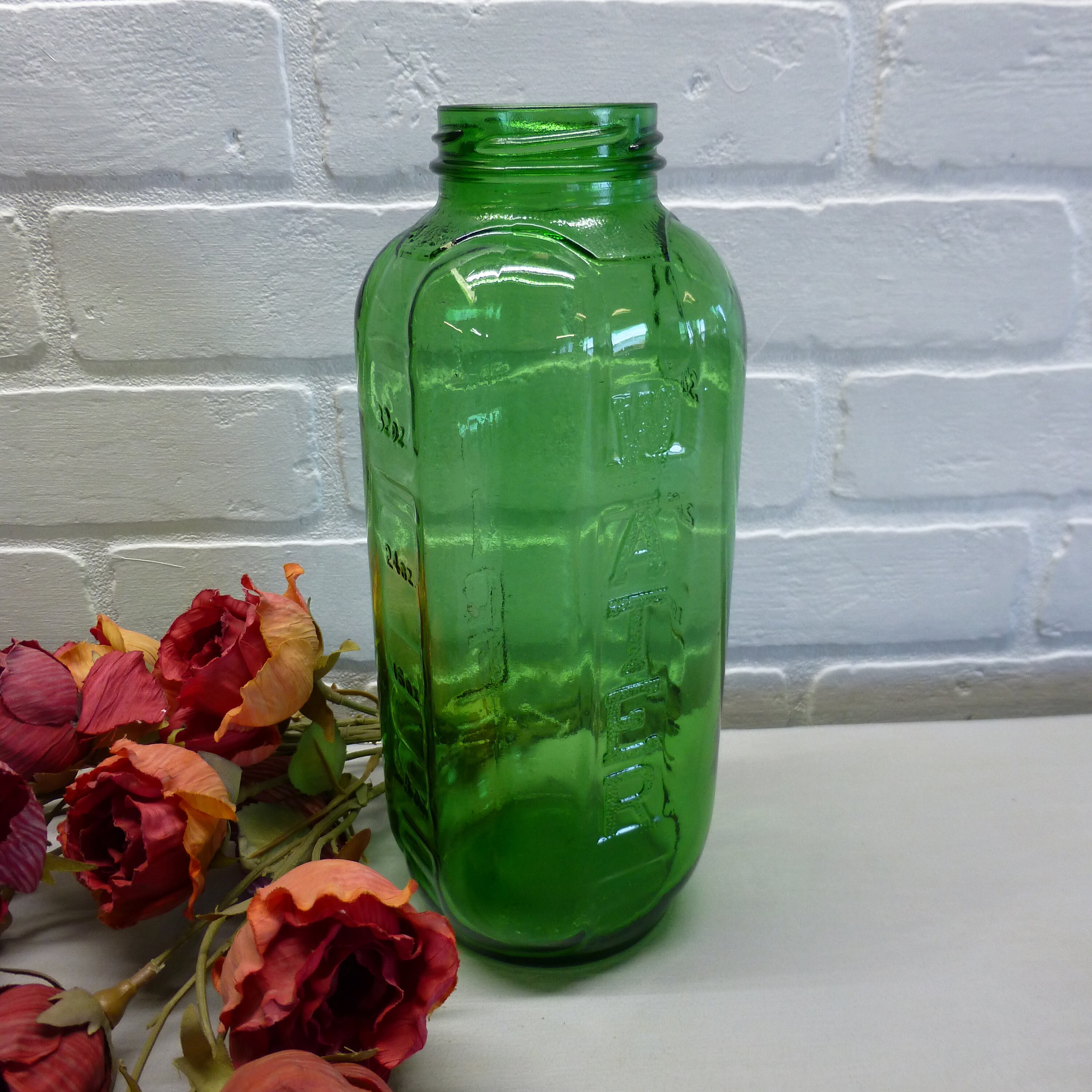 Vintage Emerald Green Glass 40oz Juice Water Measuring